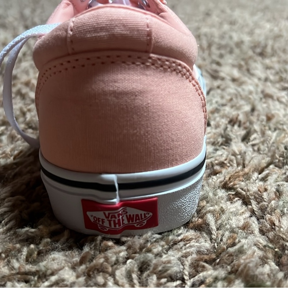 Vans - Picture 6 of 6